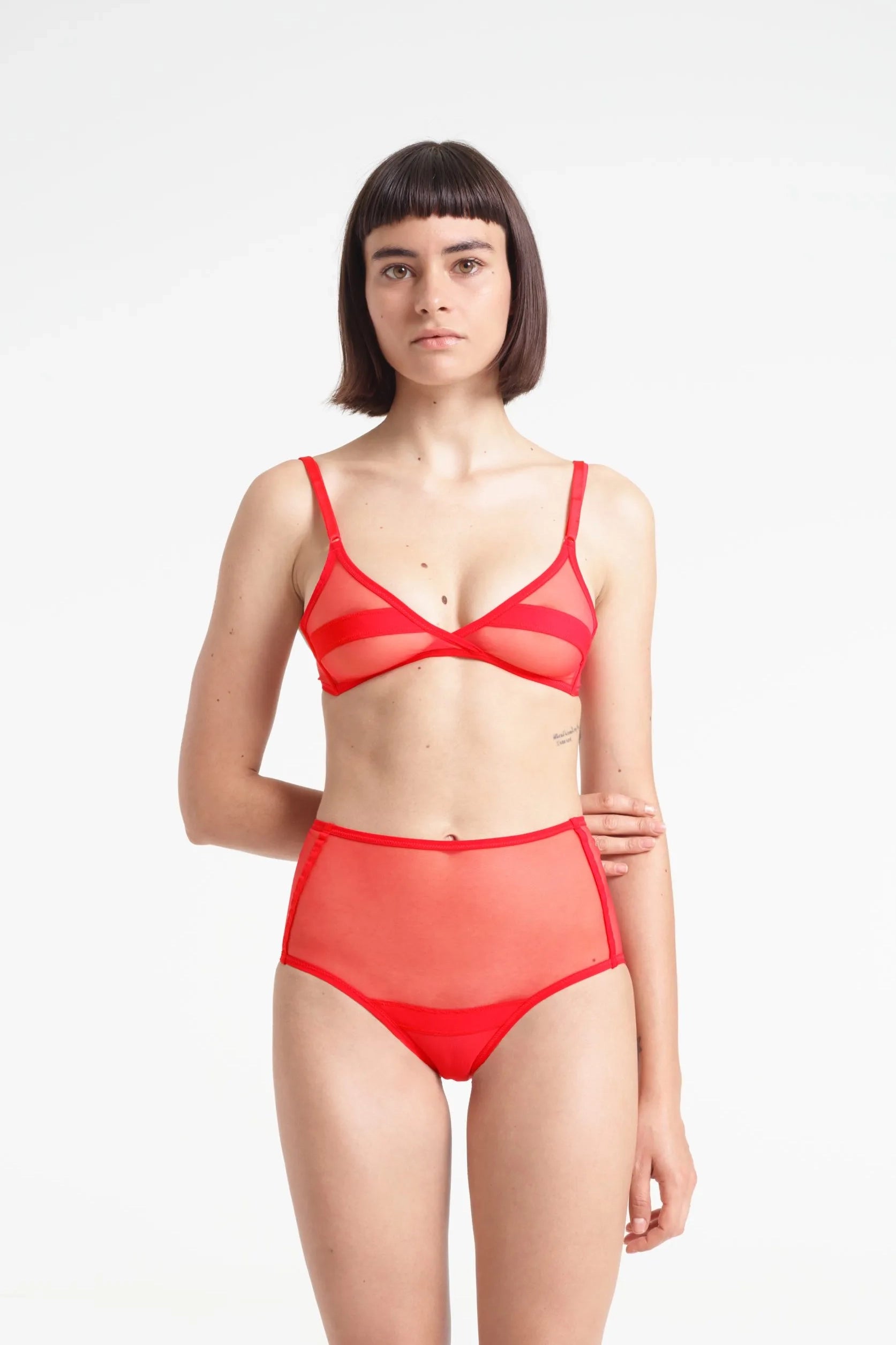 racerback sports braYasmine Eslami | Serena Highwaist (Kiss Red) - S/M/L