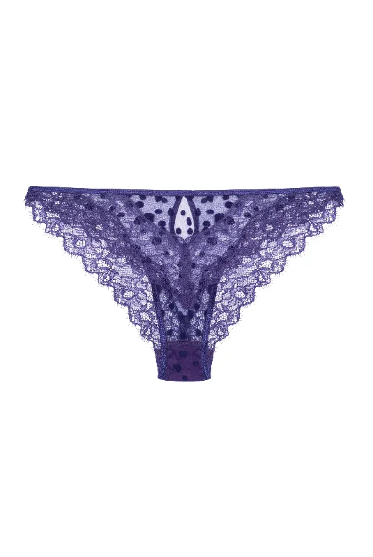 seamless panties with a concealed waistband and moisture-wicking finish for all-day wearPRUNE Vintage Briefs